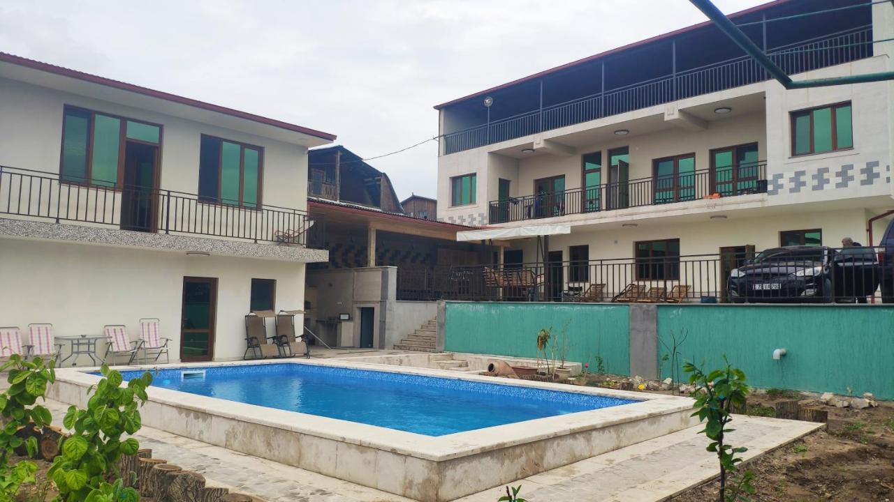 יירבאן Apex Rest House Of 10 Rooms And Pool מראה חיצוני תמונה