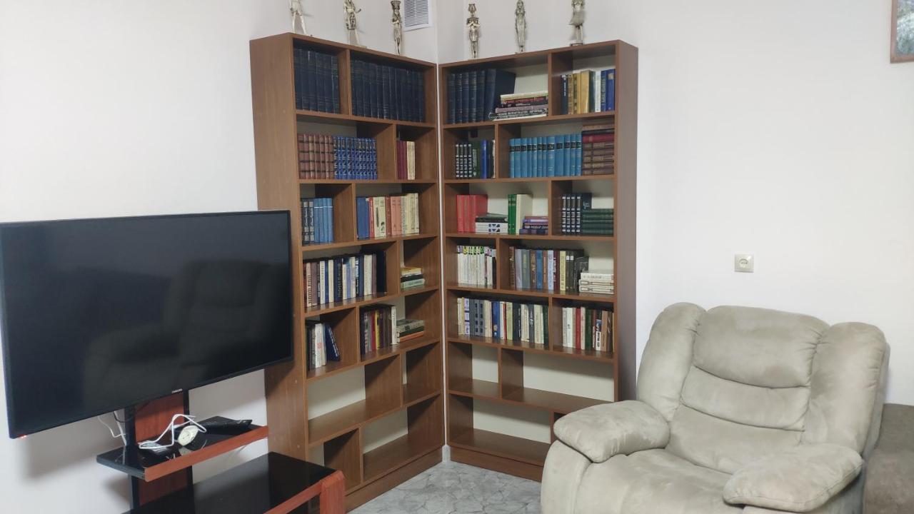 יירבאן Apex Rest House Of 10 Rooms And Pool מראה חיצוני תמונה