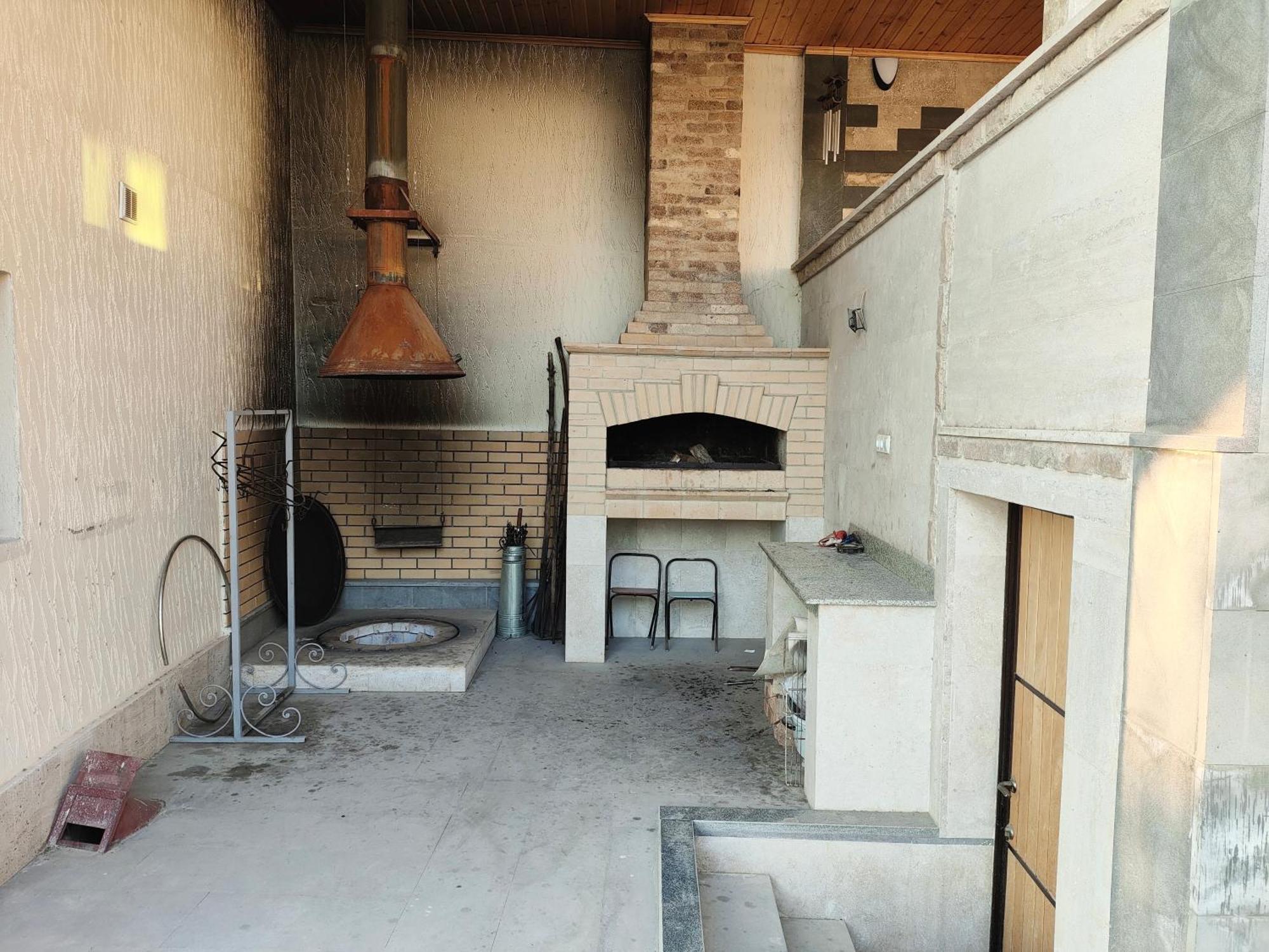יירבאן Apex Rest House Of 10 Rooms And Pool מראה חיצוני תמונה