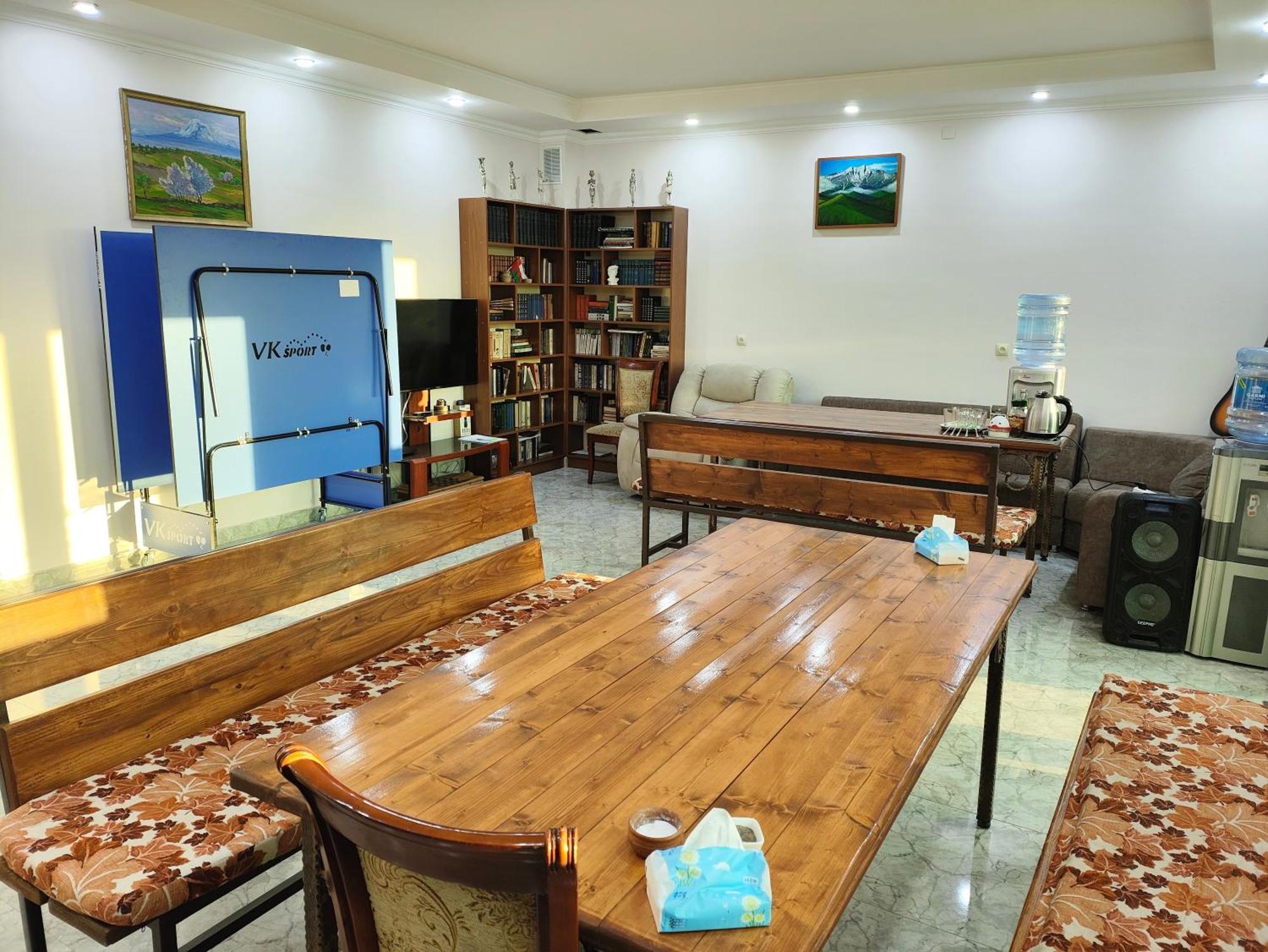 יירבאן Apex Rest House Of 10 Rooms And Pool מראה חיצוני תמונה