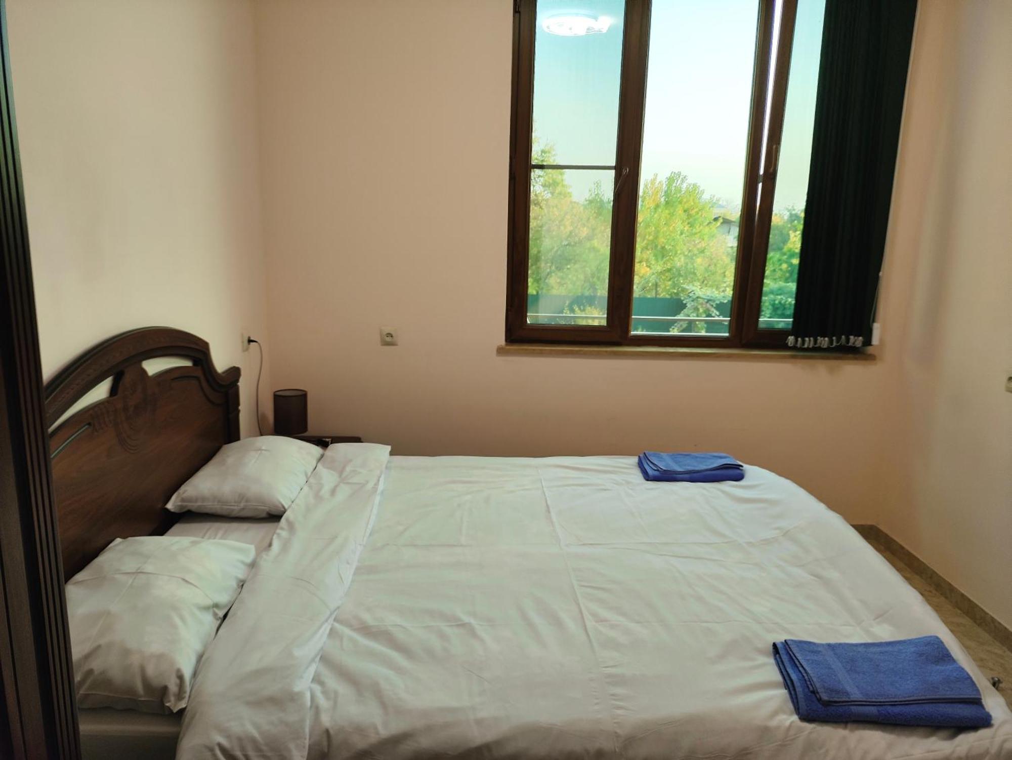 יירבאן Apex Rest House Of 10 Rooms And Pool מראה חיצוני תמונה
