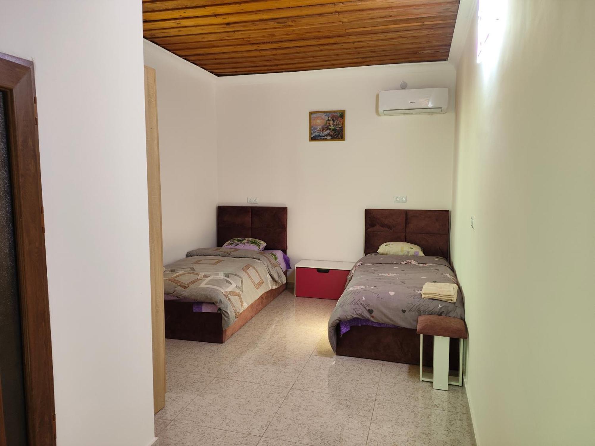 יירבאן Apex Rest House Of 10 Rooms And Pool מראה חיצוני תמונה