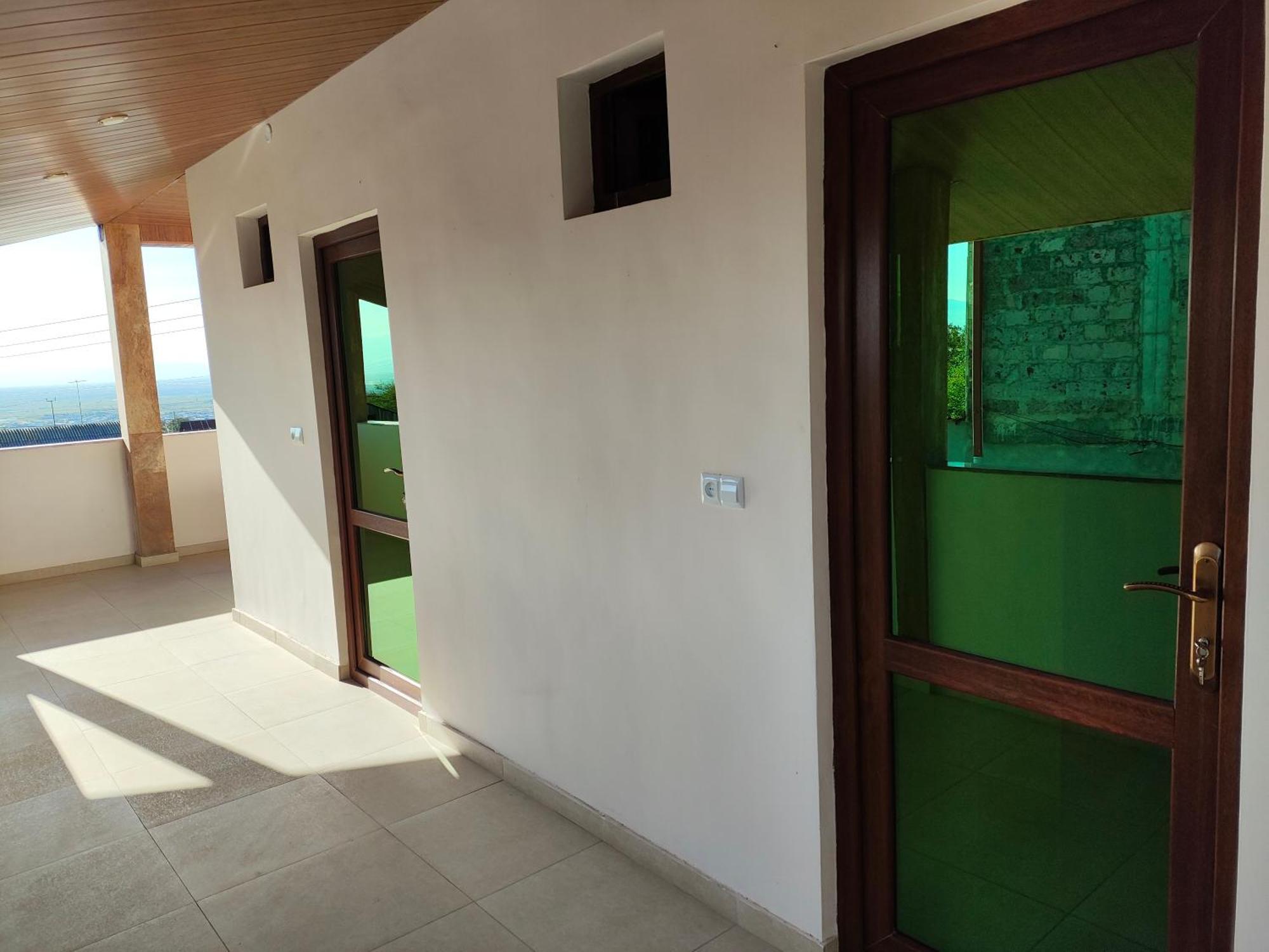 יירבאן Apex Rest House Of 10 Rooms And Pool מראה חיצוני תמונה