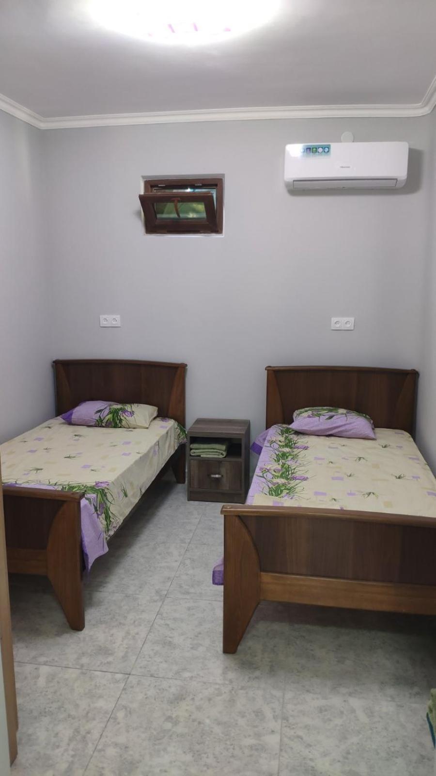יירבאן Apex Rest House Of 10 Rooms And Pool מראה חיצוני תמונה